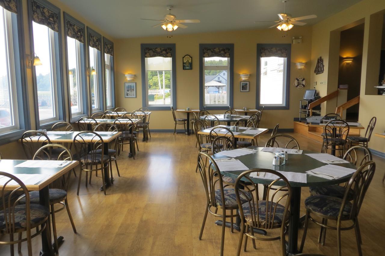 Parkland Village Inn Alma Exterior photo